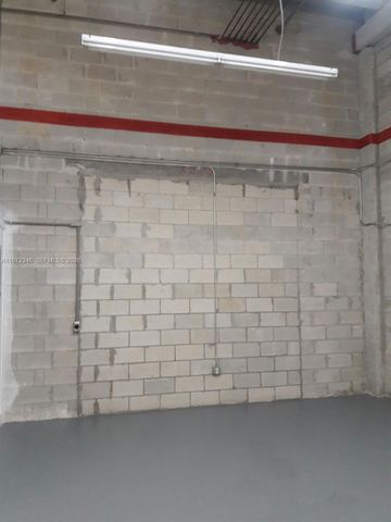 10601 NW 122nd St 15, Medley, FL 33178