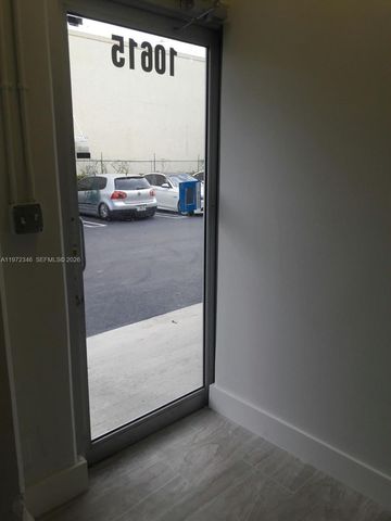 10601 NW 122nd St 15, Medley, FL 33178