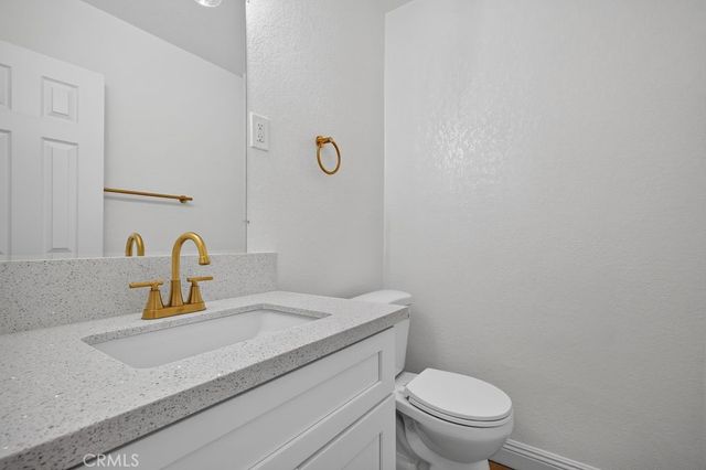 932 N Encina, Rialto, CA 92376