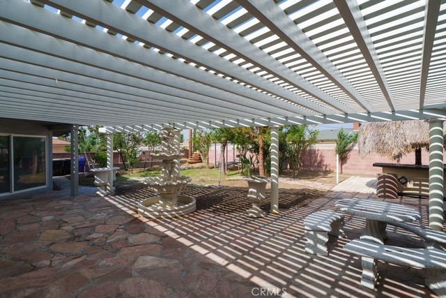 932 N Encina, Rialto, CA 92376