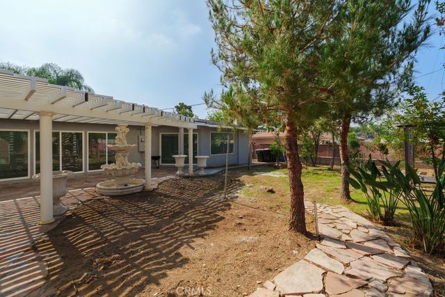 932 N Encina, Rialto, CA 92376
