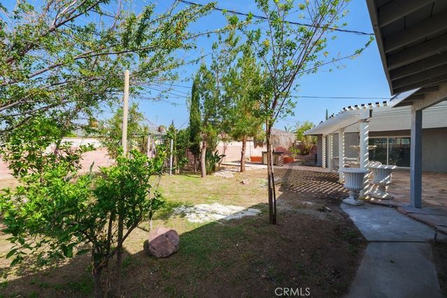 932 N Encina, Rialto, CA 92376