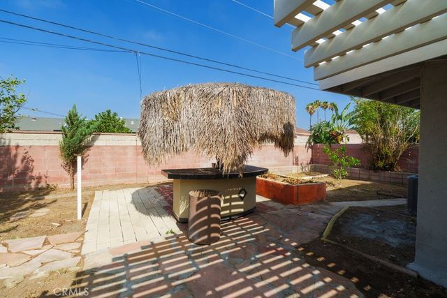 932 N Encina, Rialto, CA 92376
