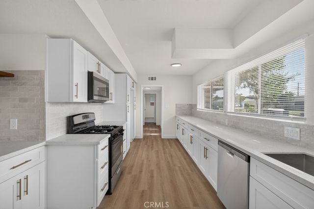 932 N Encina, Rialto, CA 92376