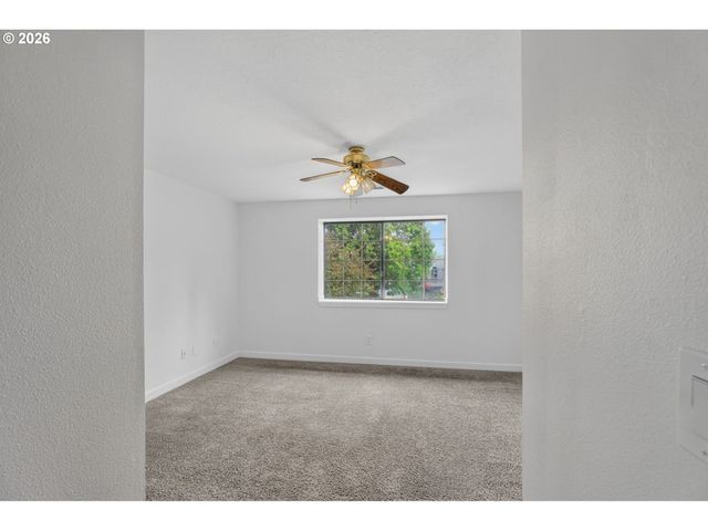 8250 Sw COLONY CREEK Ct, Portland, OR 97224