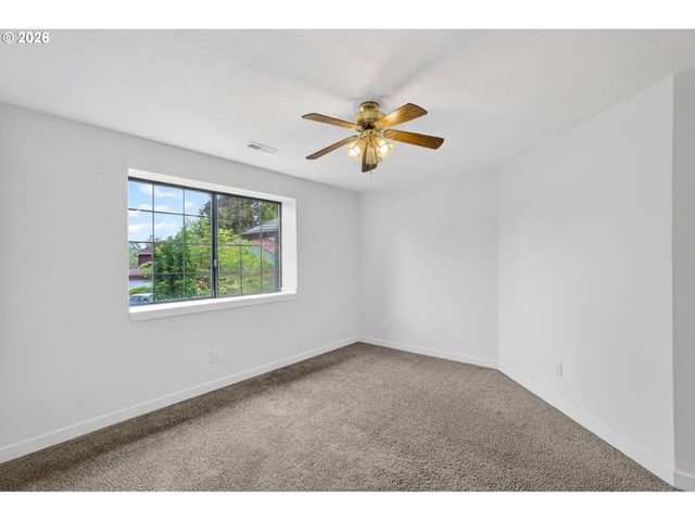 8250 Sw COLONY CREEK Ct, Portland, OR 97224