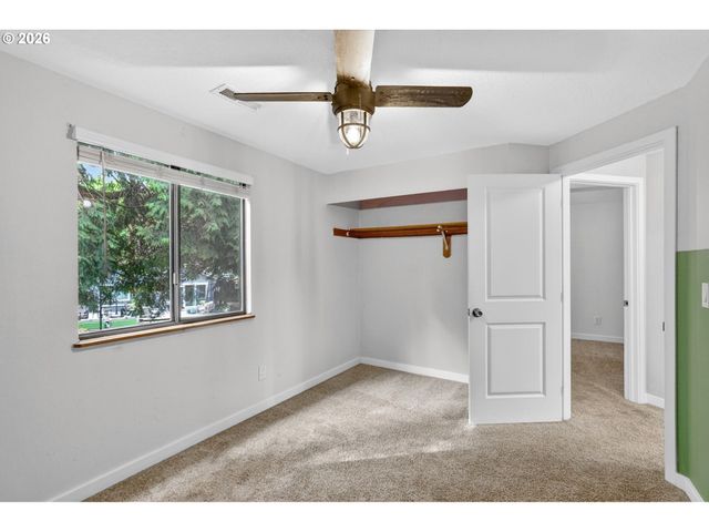 8250 Sw COLONY CREEK Ct, Portland, OR 97224