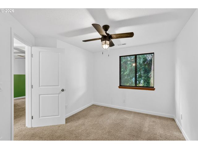 8250 Sw COLONY CREEK Ct, Portland, OR 97224
