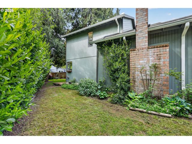8250 Sw COLONY CREEK Ct, Portland, OR 97224