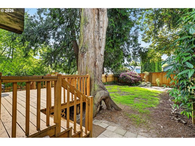 8250 Sw COLONY CREEK Ct, Portland, OR 97224