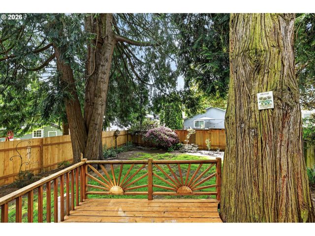 8250 Sw COLONY CREEK Ct, Portland, OR 97224