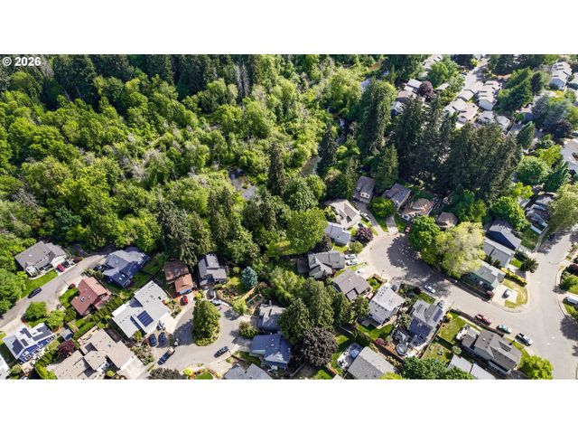 8250 Sw COLONY CREEK Ct, Portland, OR 97224