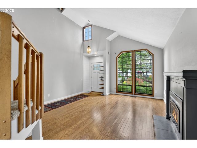 8250 Sw COLONY CREEK Ct, Portland, OR 97224
