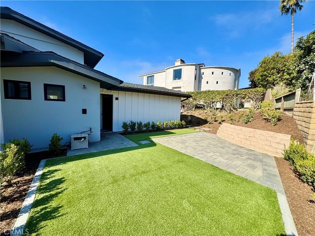 980 Meadowlark Lane, Laguna Beach, CA 92651