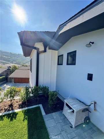 980 Meadowlark Lane, Laguna Beach, CA 92651