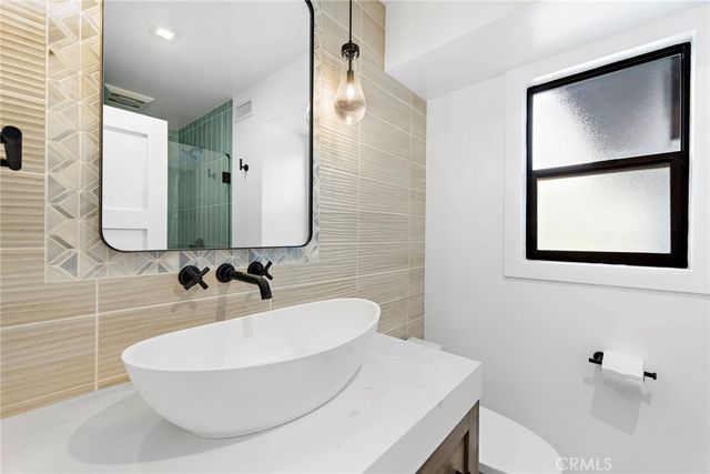 980 Meadowlark Lane, Laguna Beach, CA 92651