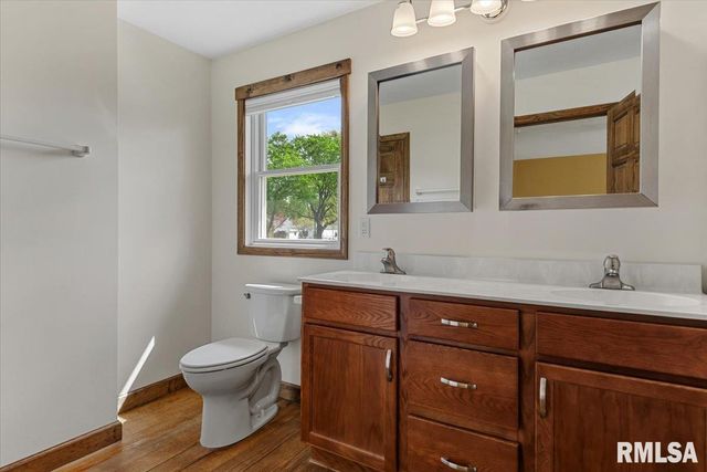 1510 W GLENN Avenue, Springfield, IL 62704