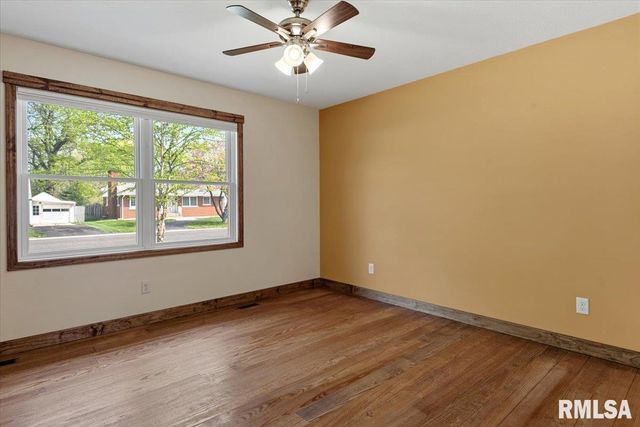 1510 W GLENN Avenue, Springfield, IL 62704