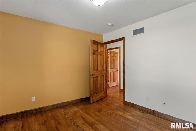 1510 W GLENN Avenue, Springfield, IL 62704