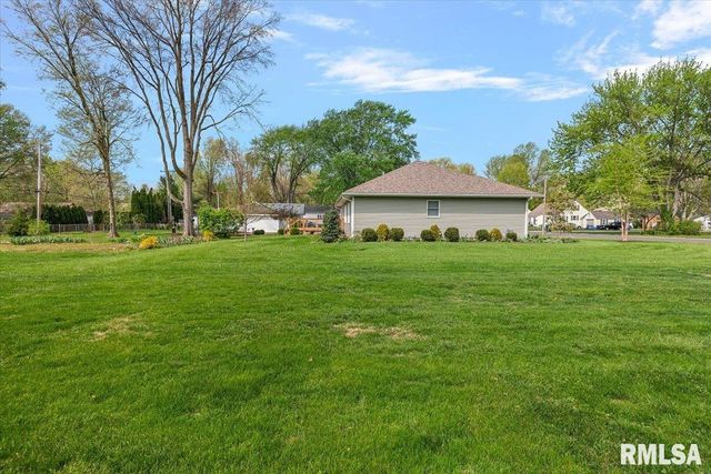 1510 W GLENN Avenue, Springfield, IL 62704