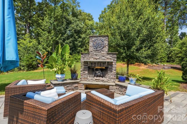 561 Sandbar Point, Clover, SC 29710