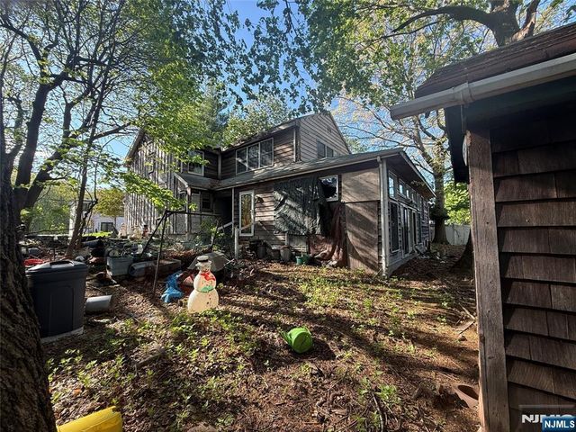 189 Redneck Avenue, Little Ferry, NJ 07643
