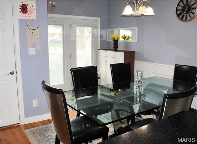 7019 Heege Road A, St Louis, MO 63123