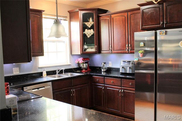 7019 Heege Road A, St Louis, MO 63123