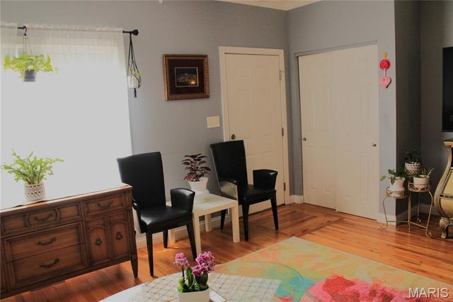7019 Heege Road A, St Louis, MO 63123