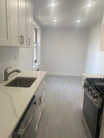 6565 Wetherole St Apt 6S, New York City, NY 11374