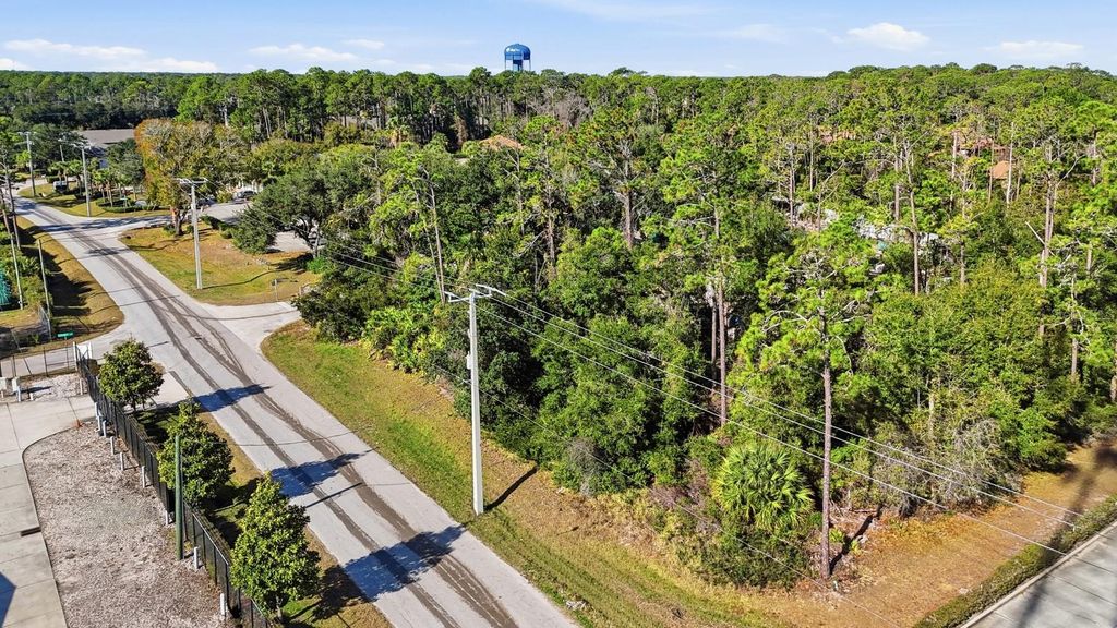 Image 6 of property listing at 19 UTILITY DRIVE, Palm Coast, FL 32137