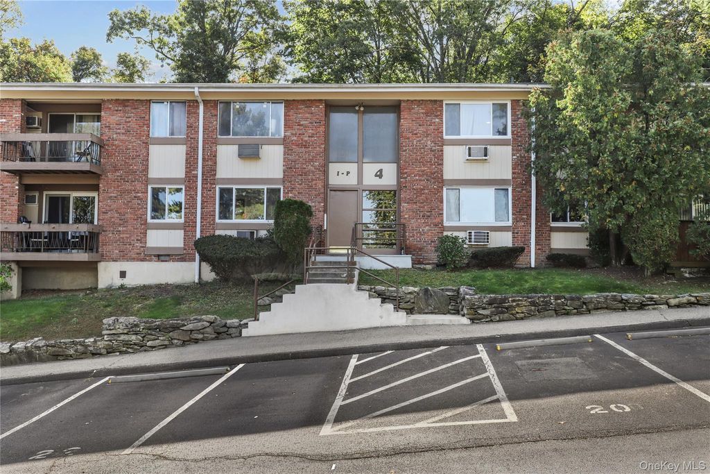 4 Rolling Way M, Peekskill, NY 10566