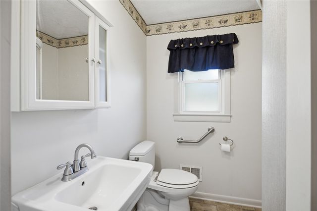 101 Mountain View Drive, Walhalla, SC 29691