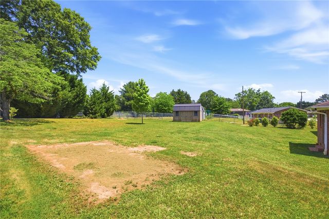 101 Mountain View Drive, Walhalla, SC 29691