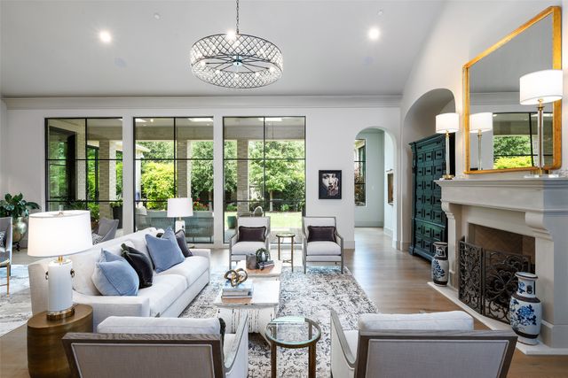 4611 Bobbitt Drive, Dallas, TX 75229
