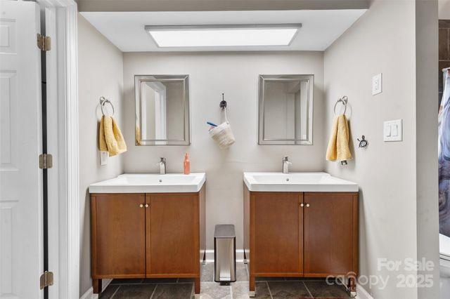 13820 Queens Harbor Road G, Charlotte, NC 28278