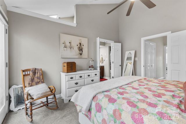 13820 Queens Harbor Road G, Charlotte, NC 28278