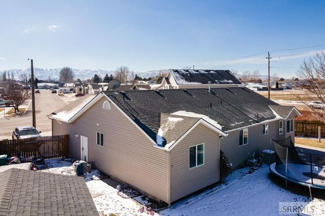 492 Oaktrail Drive, Chubbuck, ID 83202