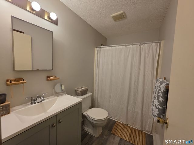 1568 Meriden Road 4C, Waterbury, CT 06705