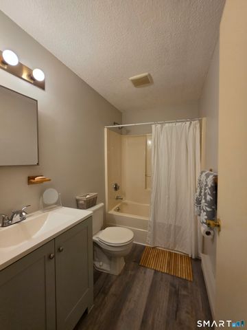 1568 Meriden Road 4C, Waterbury, CT 06705