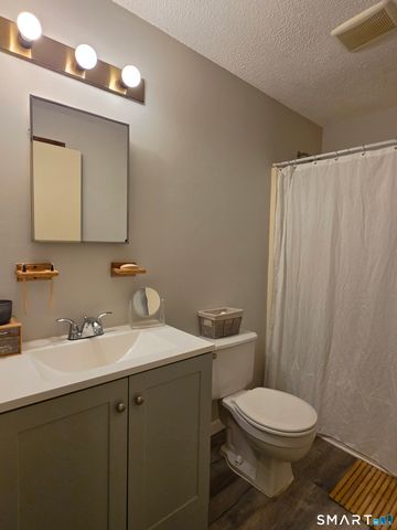 1568 Meriden Road 4C, Waterbury, CT 06705