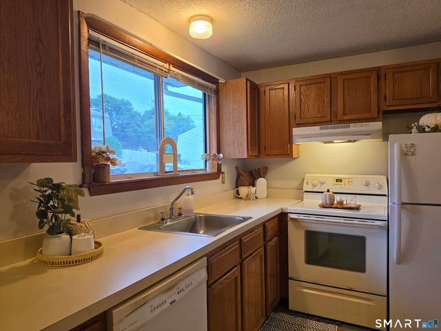 1568 Meriden Road 4C, Waterbury, CT 06705