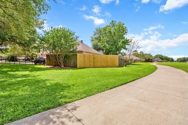 606 Biscayne Bend Lane, League City, TX 77573