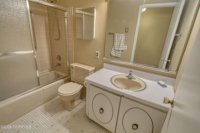 14 Monmouth Lane B, Whiting, NJ 08759