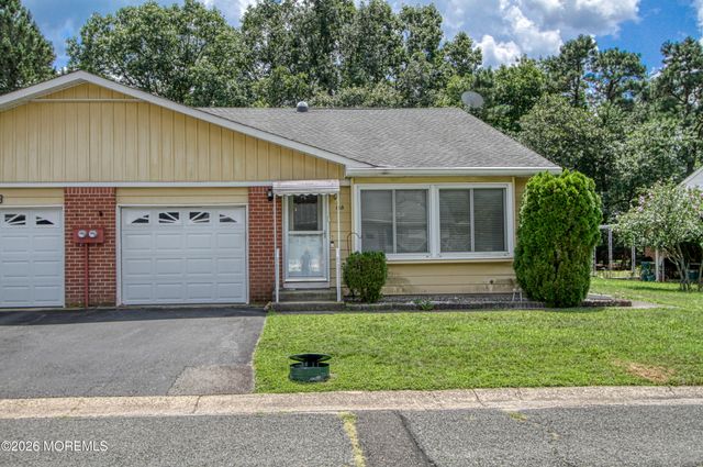 14 Monmouth Lane B, Whiting, NJ 08759