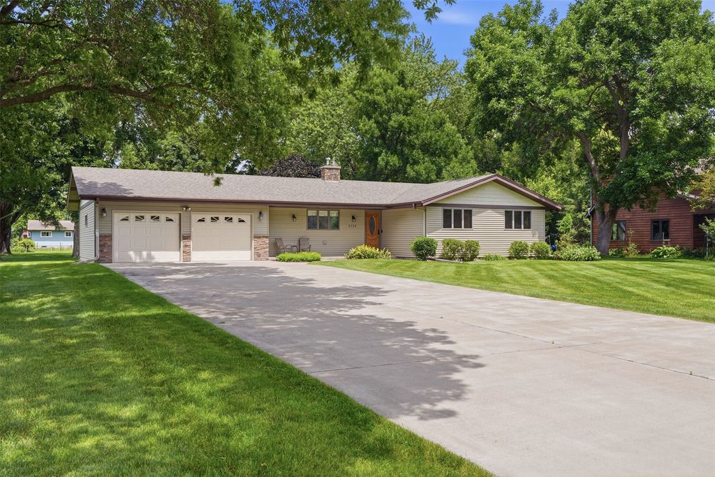 Image 1 of property listing at 2728 E Deblene Lane, Eau Claire, WI 54703