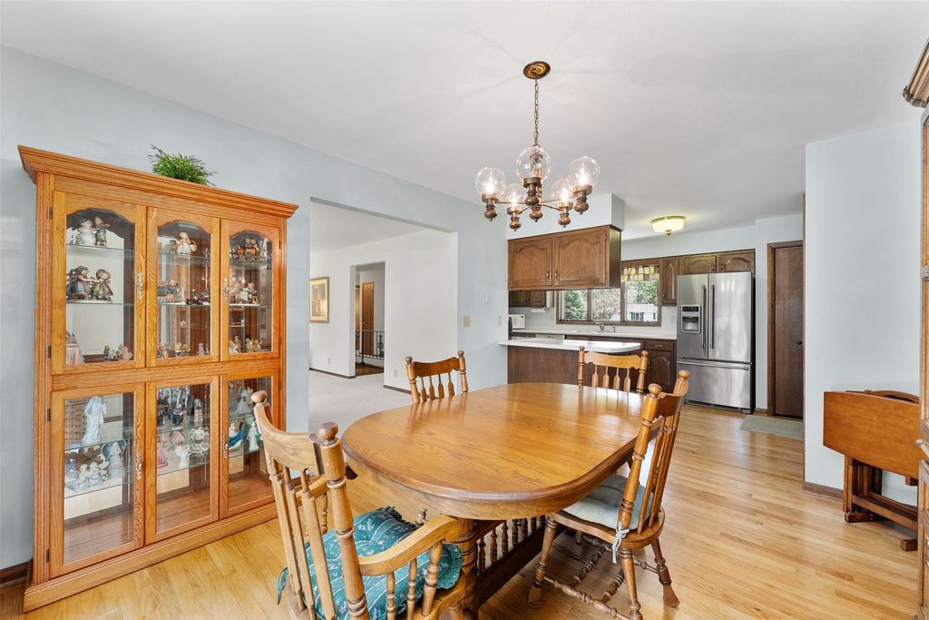 Image 14 of property listing at 2728 E Deblene Lane, Eau Claire, WI 54703
