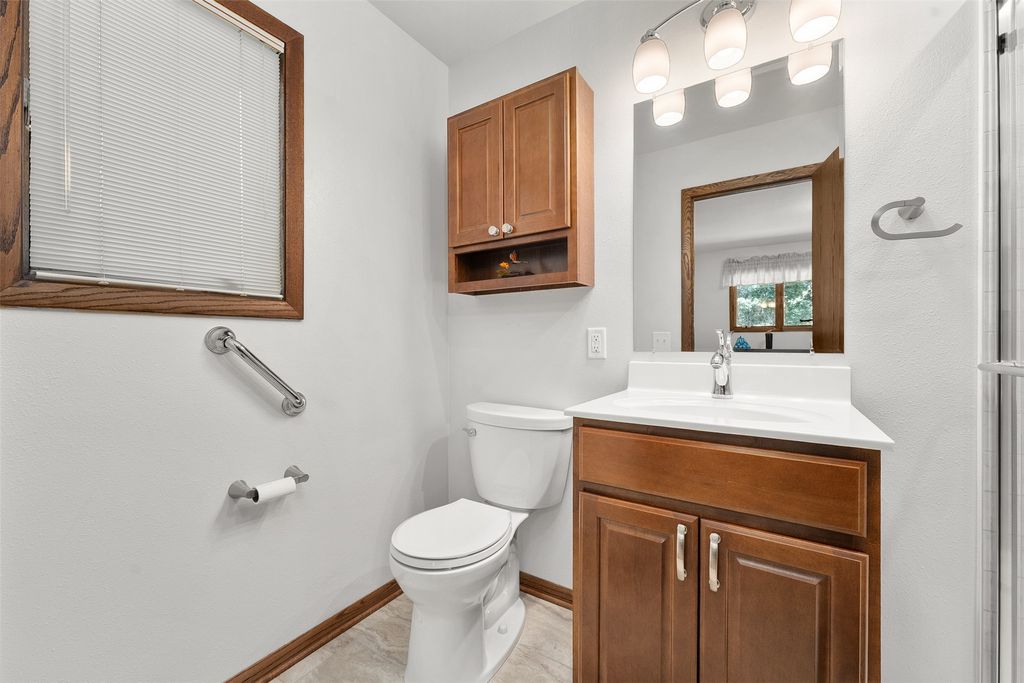 Image 21 of property listing at 2728 E Deblene Lane, Eau Claire, WI 54703