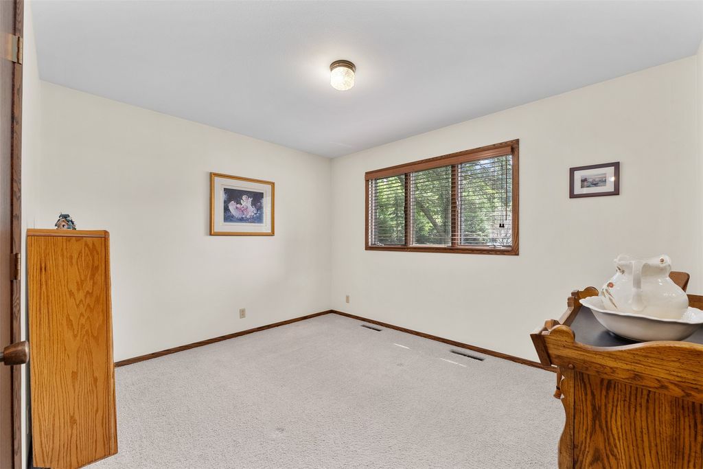 Image 26 of property listing at 2728 E Deblene Lane, Eau Claire, WI 54703