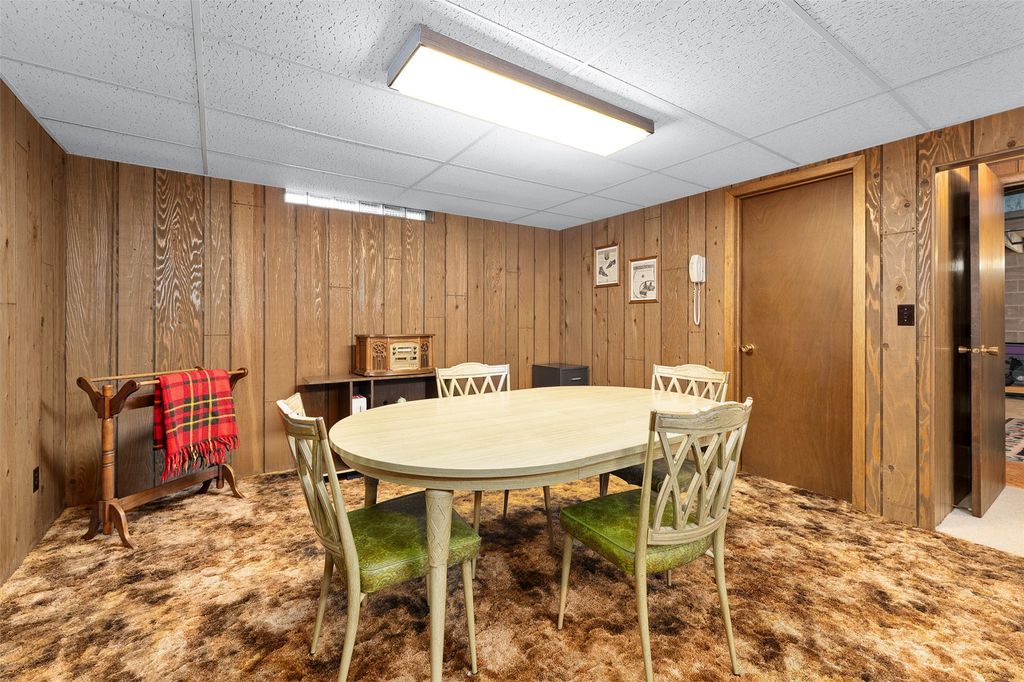Image 30 of property listing at 2728 E Deblene Lane, Eau Claire, WI 54703